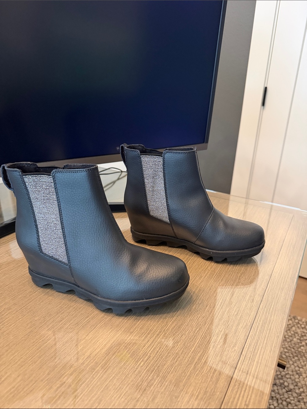 Sorel Black Girls Wedge Ankle Boots with Silver Stretch Panels